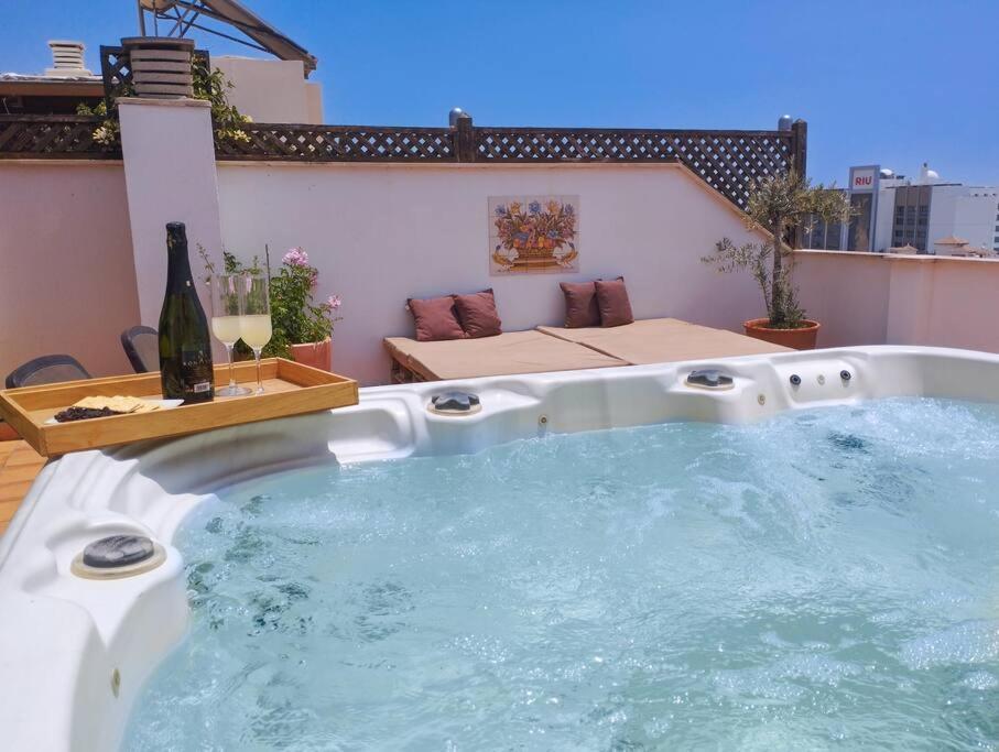 Апартаменти Penthouse With Jacuzzi And Spectacular Sea Views Нерха Екстер'єр фото