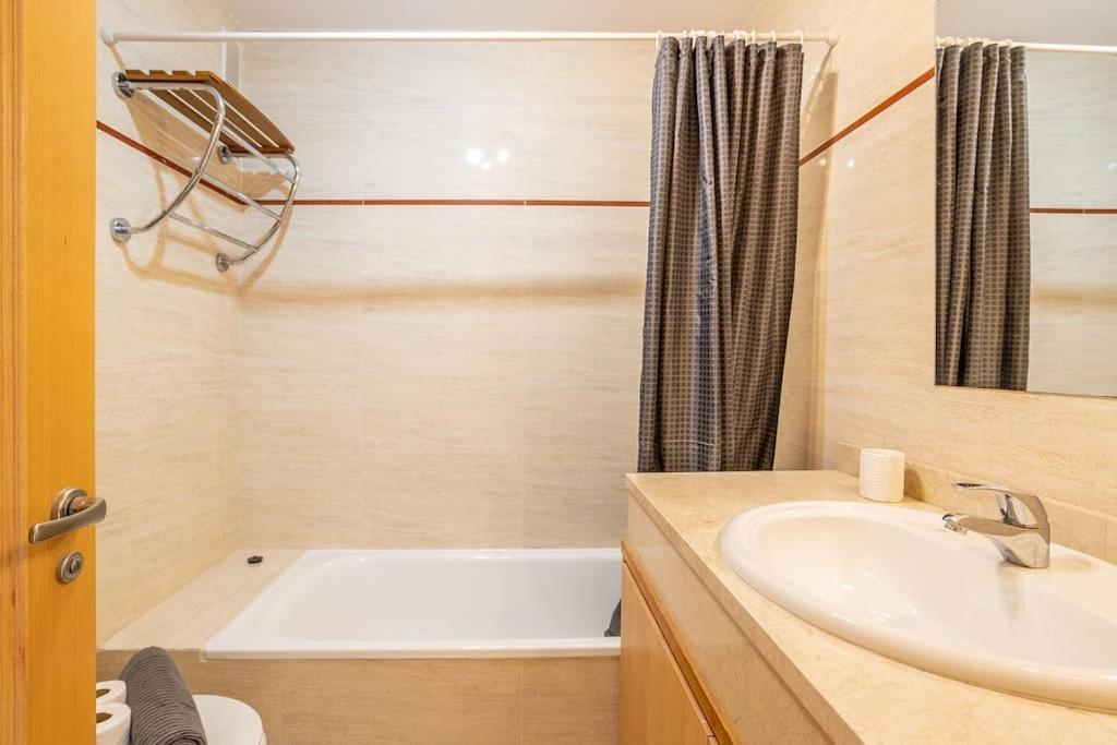Апартаменти Penthouse With Jacuzzi And Spectacular Sea Views Нерха Екстер'єр фото