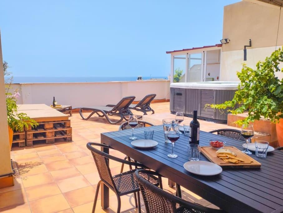 Апартаменти Penthouse With Jacuzzi And Spectacular Sea Views Нерха Екстер'єр фото