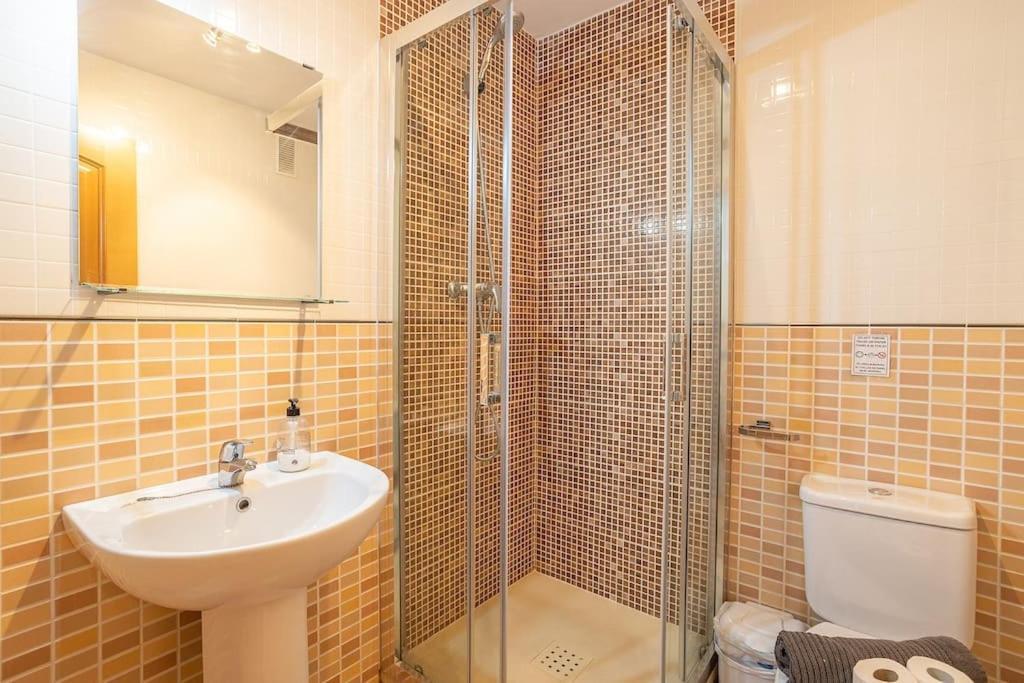 Апартаменти Penthouse With Jacuzzi And Spectacular Sea Views Нерха Екстер'єр фото